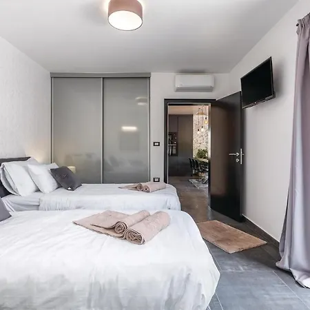 Gorgeous In Holiday home *