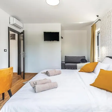 Holiday home Cozy In With House A Panoramic View
