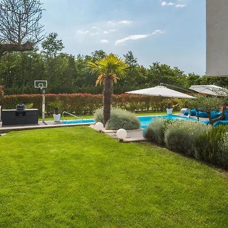 Holiday home Cozy In With House A Panoramic View